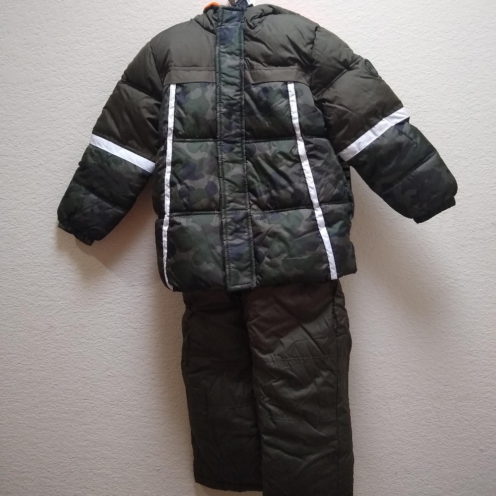 I Xtreme Camouflage Snowsuit Size 5